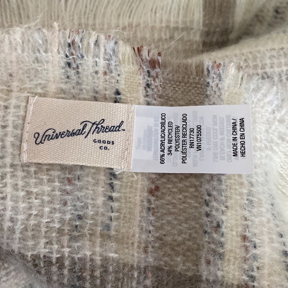 Universal Thread Scarf - Picture 5 of 5